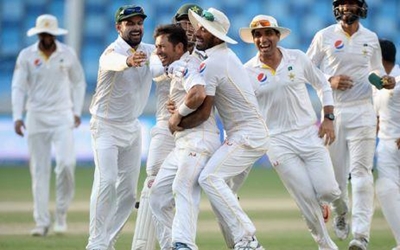 Pakistan beat England in nail-biting finish