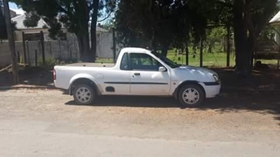 Inwoners besorg oor hond in voertuig