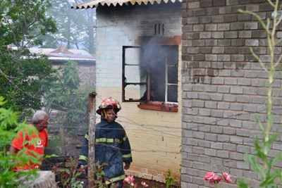 Gedeelte van huis brand af