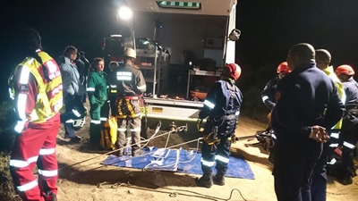 Bakkie plunges down cliff, 3 killed