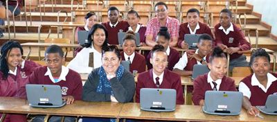Nuwe rekenaars vir plaaslike skool