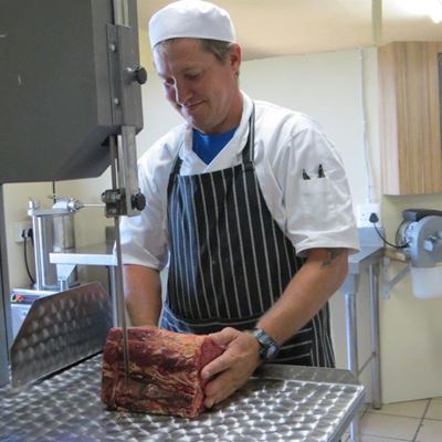 Nuwe slaghuis bied net die beste