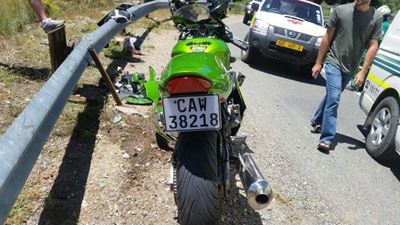 Motorfietsryer beseer na hy beheer verloor