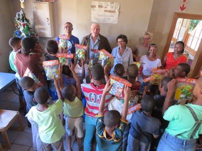 Geskenke vir kinderhuis-kinders