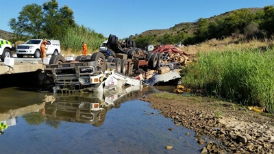 Vragmotor slaan om in Meiringspoort