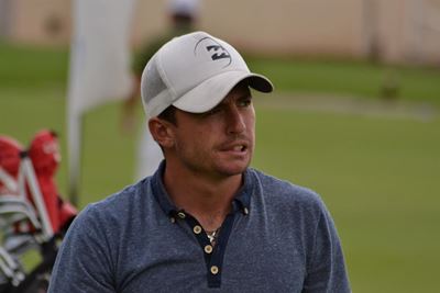 Roelofsz in pursuit at Q-School