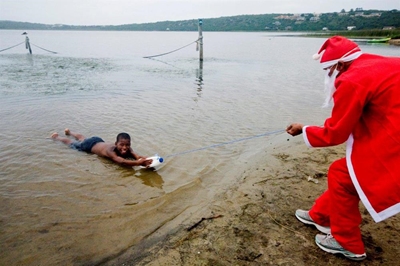 Kids learn how to be safe in the sea
