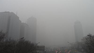Beijing issues second ever pollution red alert