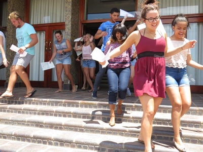 12 A-kandidate vir Hoërskool Oudtshoorn