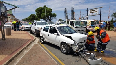 Crash leads to call for parents to buckle up children
