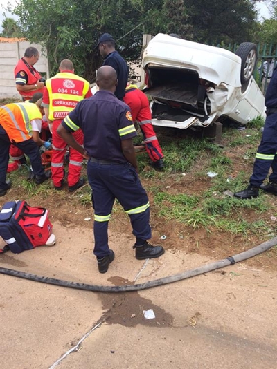 Cop beheaded while transporting prisoner