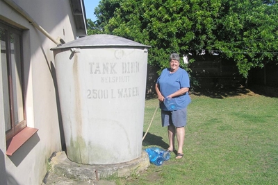 'n Tenkvol water vir diere