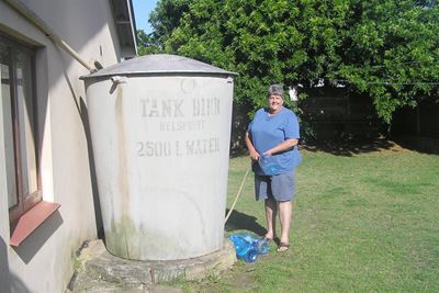 'n Tenkvol water vir diere