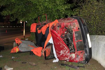 Vrou uit motor geslinger
