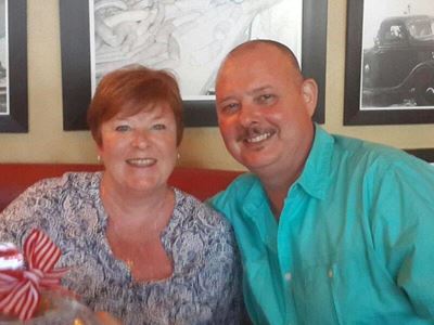 Man dies protecting his wife