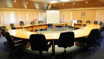 ANC, DA go head-to-head over racism