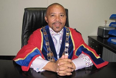 Balju lê beslag op Oudtshoorn se burgemeestersketting