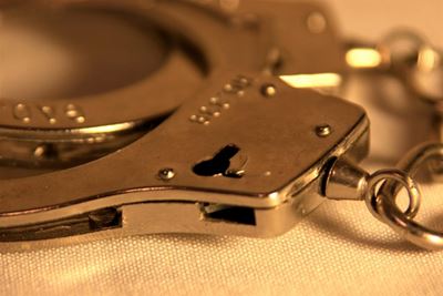 ‘Robber’ runs into trouble with off-duty officer
