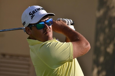 Du Plessis turns up heat in Centurion Open