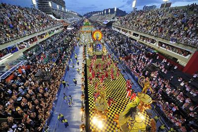 Carnival roars ahead in Brazil despite Zika health scare