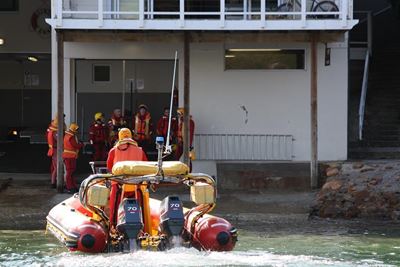 NSRI bring yacht and crew to safety
