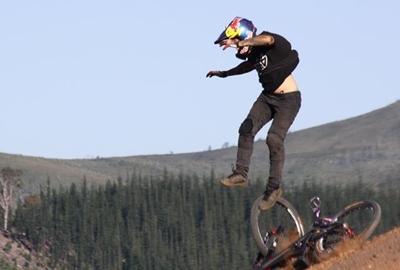 ‘Darkest mountain biking’ in Knysna dirt