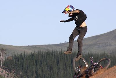 ‘Darkest mountain biking’ in Knysna dirt