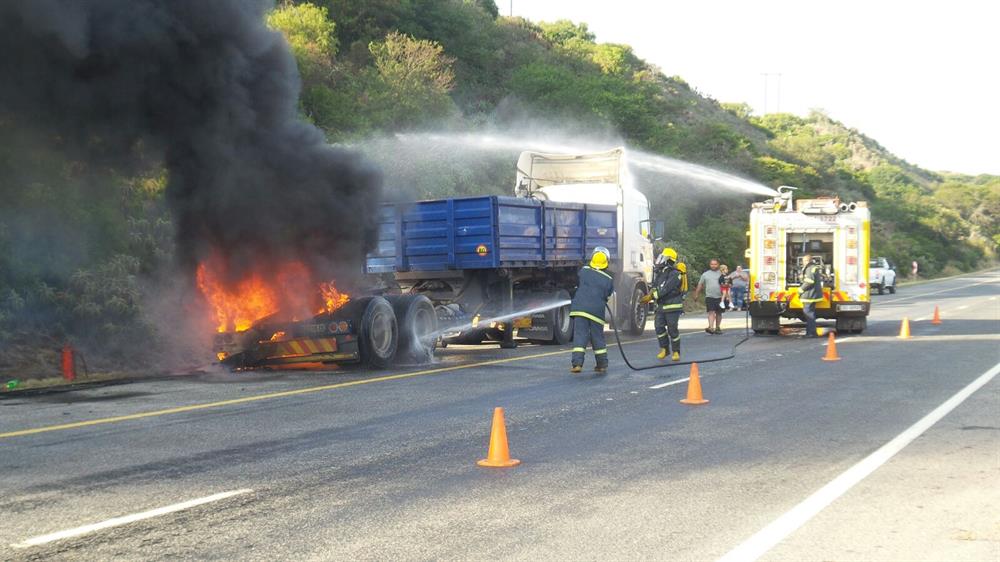 Trok brand op N2 | Mossel Bay Advertiser