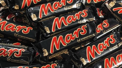 Chocolate giant Mars orders recall of Mars, Snickers bars