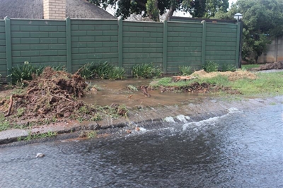 Burst pipe causes more water frustrations for residents