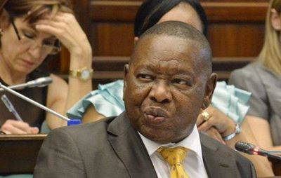 Minister urges students not to vandalise building