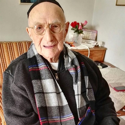 Auschwitz survivor is world's oldest man