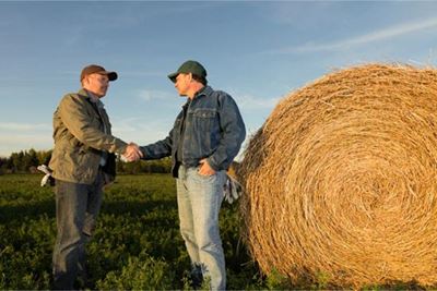 Edenburg farmers share donation