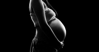 Pregnant woman dies outside hospital