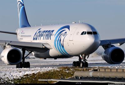 EgyptAir hijack: Man held after using fake suicide belt