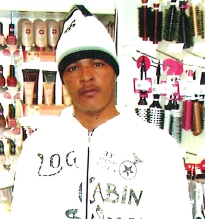 Man (40) vermis
