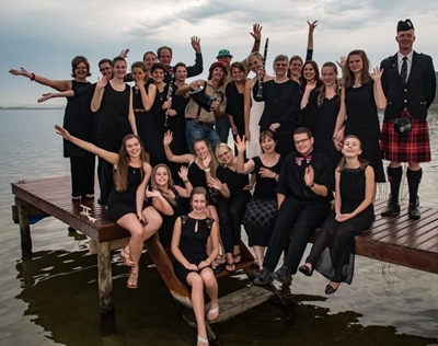 Carpe Musicam! Simfonie-orkes tree saam met plaaslike kore op