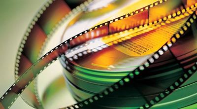Filmvervaardigers benodig hulp