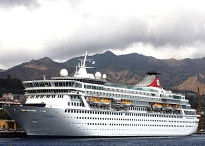 Stomach bug strikes hundreds aboard cruise ship