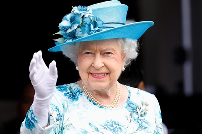 Queen filmed calling Chinese officials 'very rude'