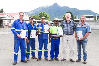 2 Toekennings vir Klein Karoo-spanne