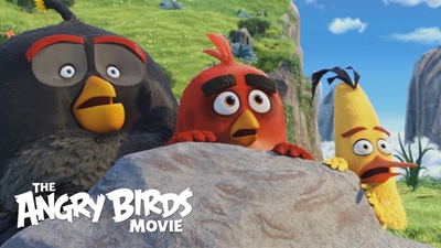“Angry Birds” tops box office