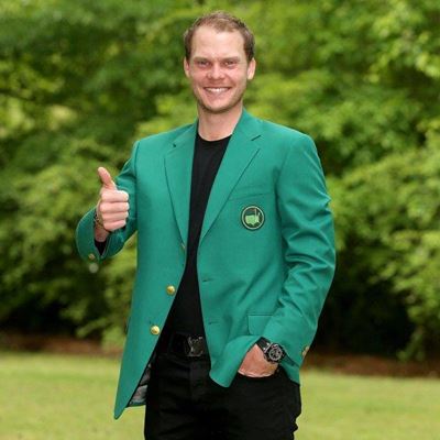 Willett trails by one shot at Wentworth