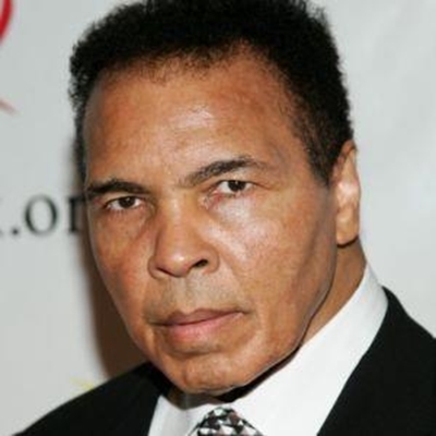 Muhammad Ali to be buried after final journey through hometown