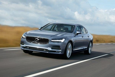 Semi-autonomous Volvo S90 SA-bound