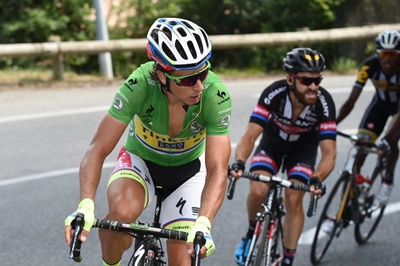 Tour de France: Sagan wins stage 2