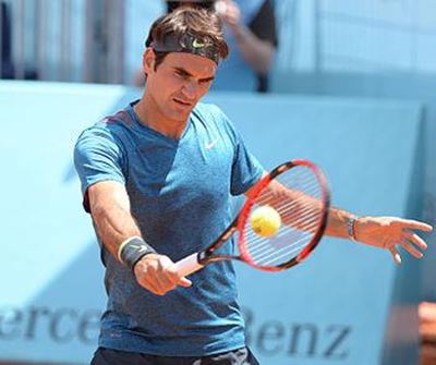 Federer pulls off great escape to reach Wimbledon semis
