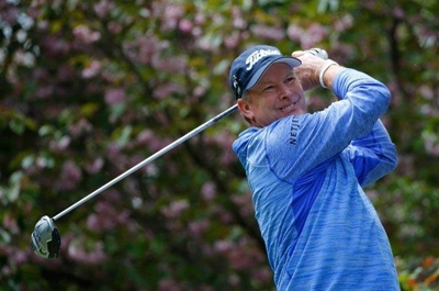 Austin grabs lead at Senior Open