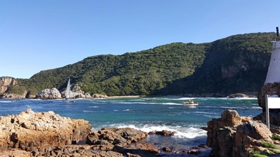 NSRI assists yacht at Knysna Heads