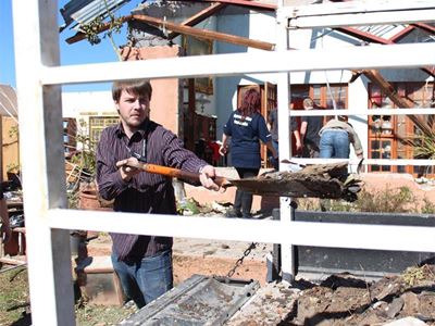 Tornado rips through homes
